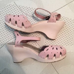 Pink Nubuck โFloraโ Swedish Hasbeens